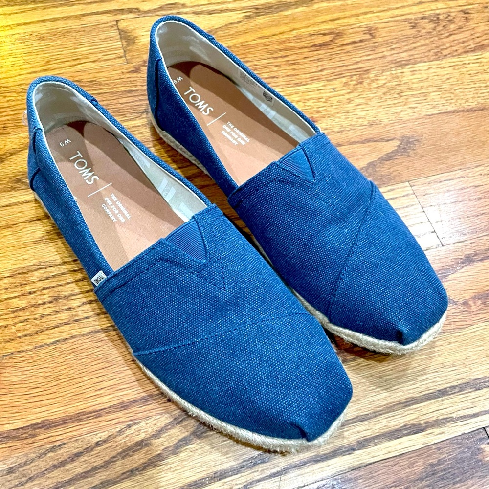Toms size 9 Denim
